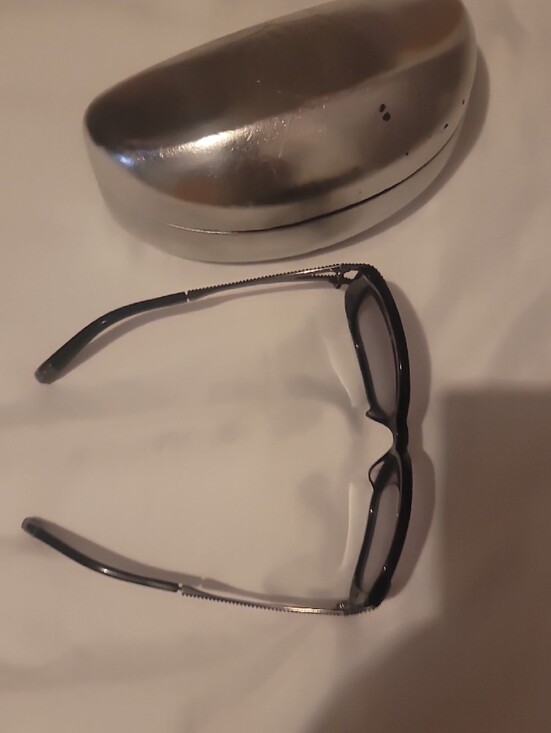 Rock & Republic Black Sunglasses with Gradient Gray Lenses main image 5